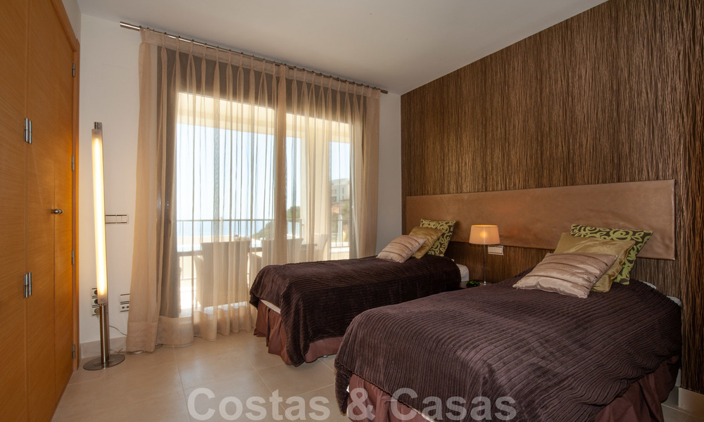 Timeless modern apartment for sale in Marbella with sea view 27971