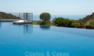 Timeless modern apartment for sale in Marbella with sea view 27977 