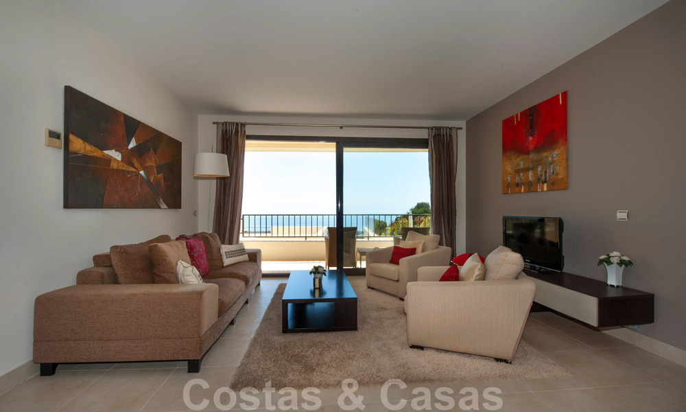 Timeless modern apartment for sale in Marbella with sea view 27988