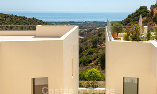 Timeless modern apartment for sale in Marbella with sea view 27993 