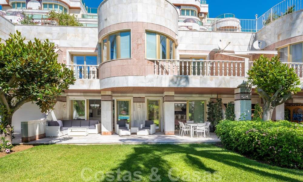 Renovated flat for sale in the iconic first line beach complex Gray D'Albion in Puerto Banus, Marbella 28396
