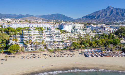 Renovated flat for sale in the iconic first line beach complex Gray D'Albion in Puerto Banus, Marbella 28399