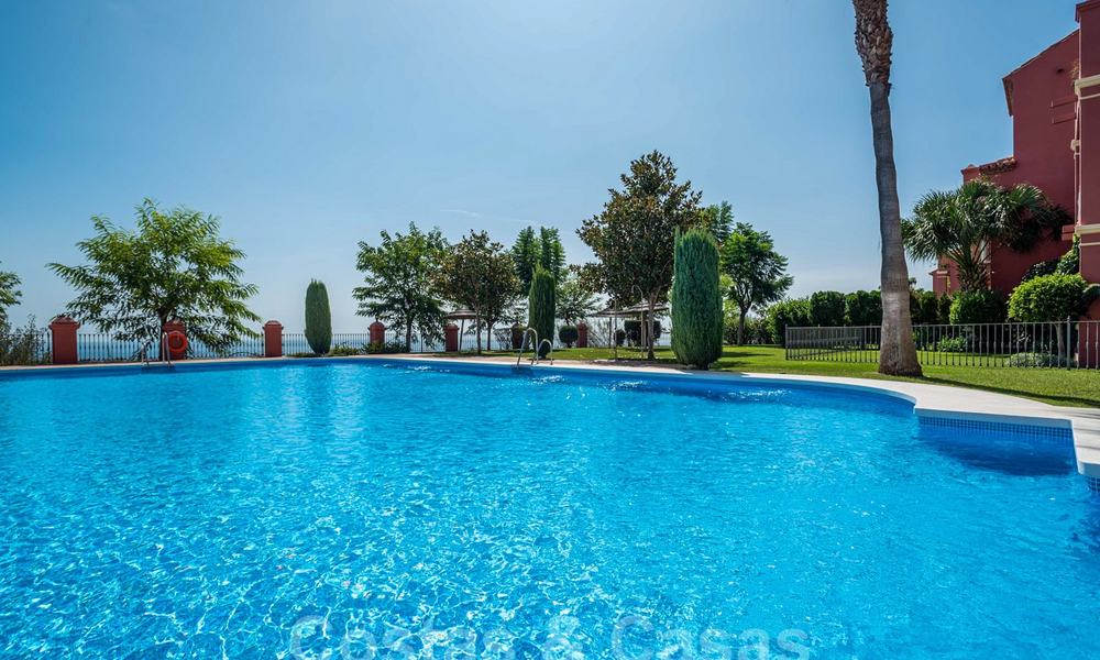 Ready to move in, spacious flat with panoramic views of the coast and the sea in Benahavis - Marbella 28488