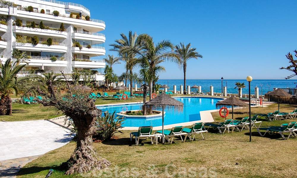 Apartments for sale in the exclusive front-line beach complex Playa Esmeralda on the Golden Mile, near Puerto Banús 28504
