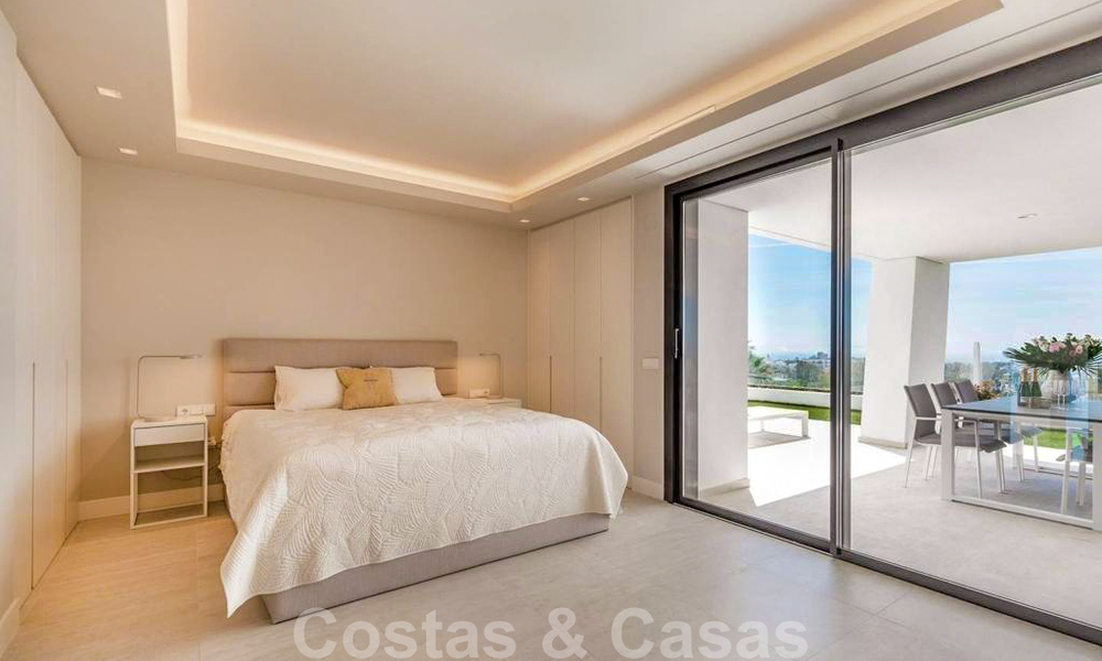 Spacious modern 3-bedroom luxury flat for sale with sea views and ready to move in, Nueva Andalucia, Marbella 28908