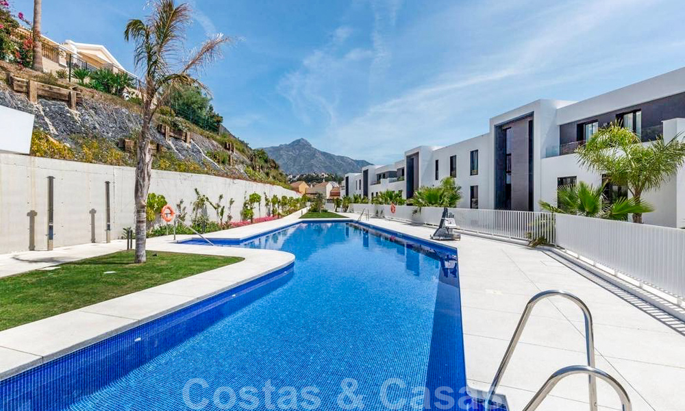 Spacious modern 3-bedroom luxury flat for sale with sea views and ready to move in, Nueva Andalucia, Marbella 28917