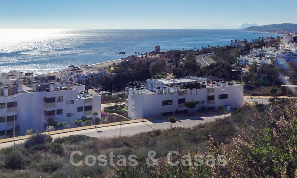 Stylish, new contemporary design villa for sale with panoramic views over the sea, near Estepona 28926