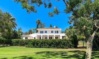 For sale, frontline golf villa, tastefully renovated in sought after, quiet neighbourhood in Guadalmina - Marbella 29218 