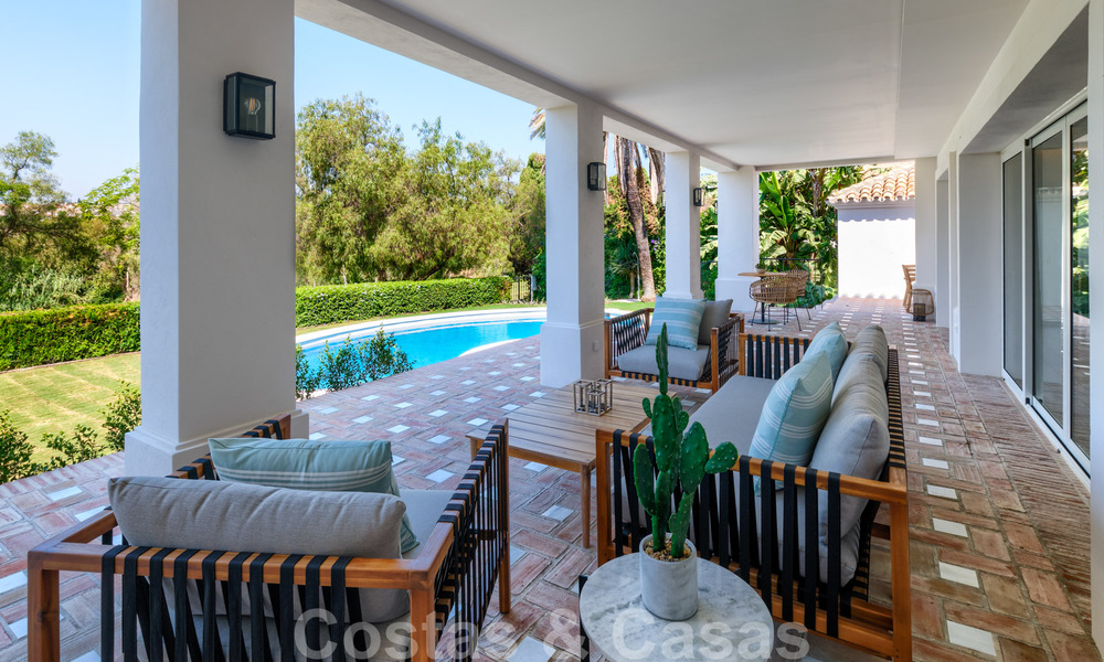 For sale, frontline golf villa, tastefully renovated in sought after, quiet neighbourhood in Guadalmina - Marbella 29243