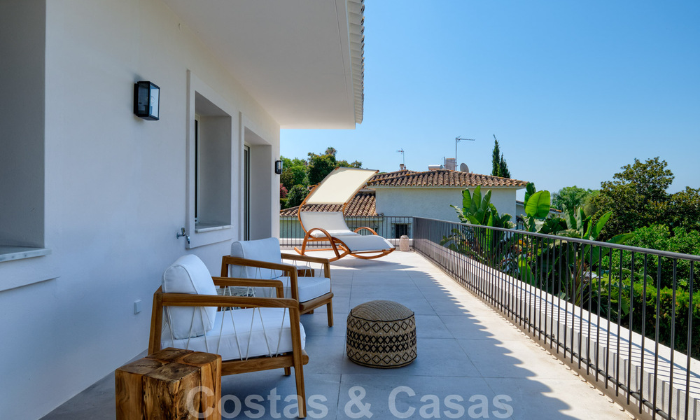 For sale, frontline golf villa, tastefully renovated in sought after, quiet neighbourhood in Guadalmina - Marbella 29253