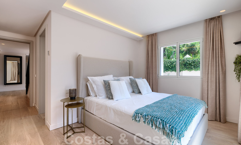 For sale, frontline golf villa, tastefully renovated in sought after, quiet neighbourhood in Guadalmina - Marbella 29269