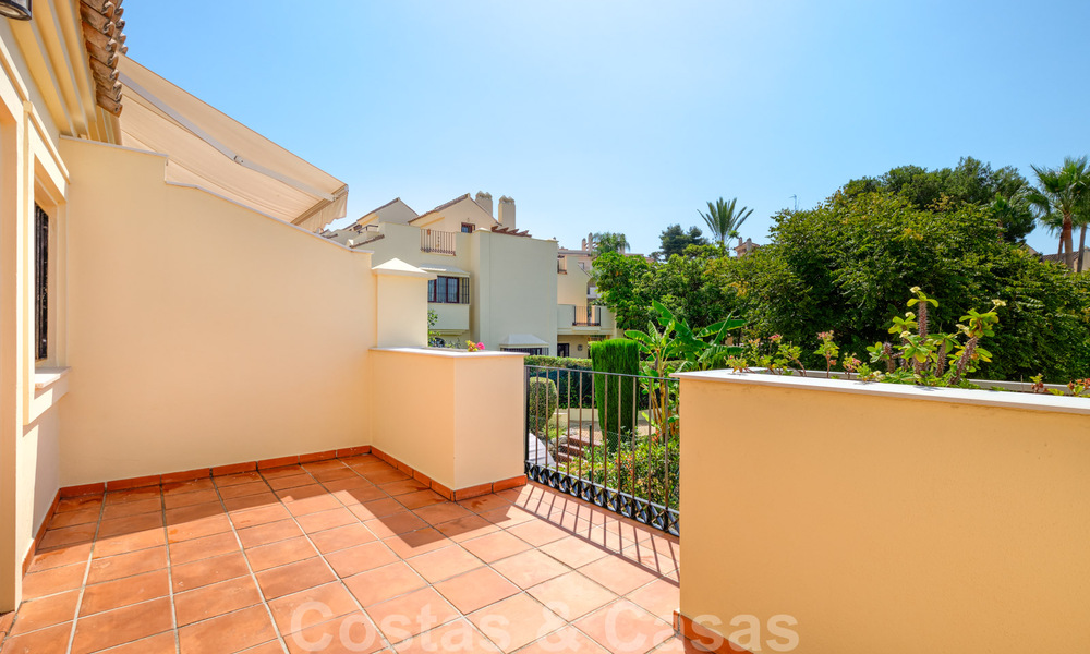 Beautiful townhouse for sale with 3 bedrooms within walking distance of amenities and Puerto Banus in Nueva Andalucia, Marbella 29288