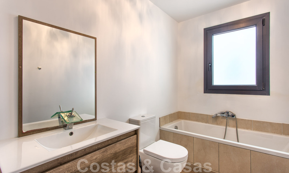 For sale, renovated villa with a contemporary interior on the New Golden Mile, Marbella - Estepona 29374