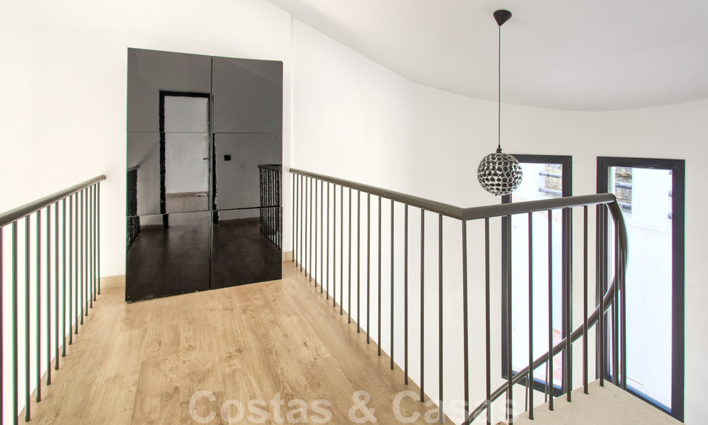 For sale, renovated villa with a contemporary interior on the New Golden Mile, Marbella - Estepona 29384