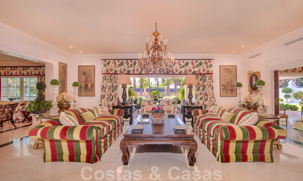 Spectacular elegant beachside mansion for sale in west Marbella 29391