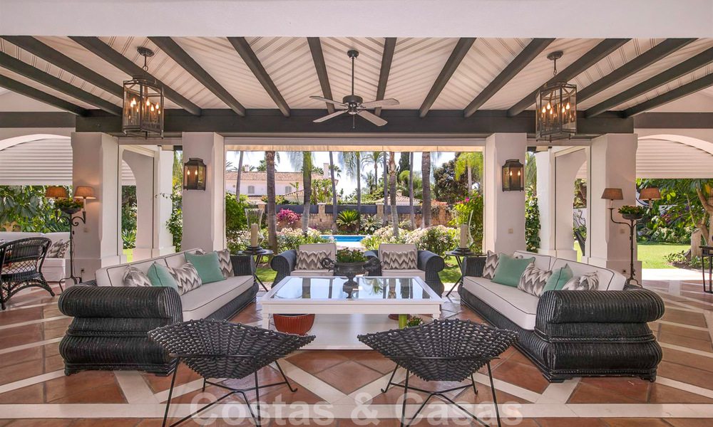Spectacular elegant beachside mansion for sale in west Marbella 29399