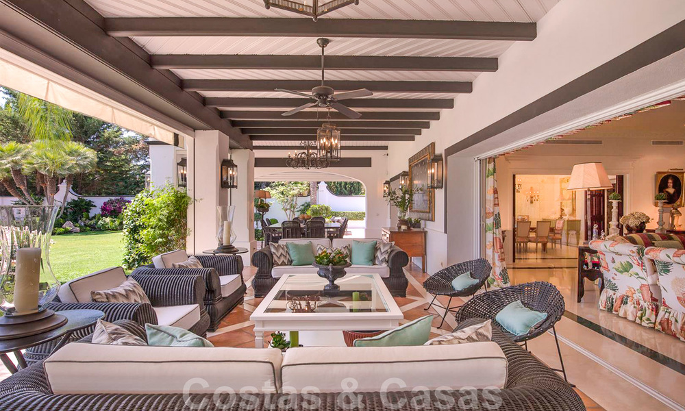 Spectacular elegant beachside mansion for sale in west Marbella 29401