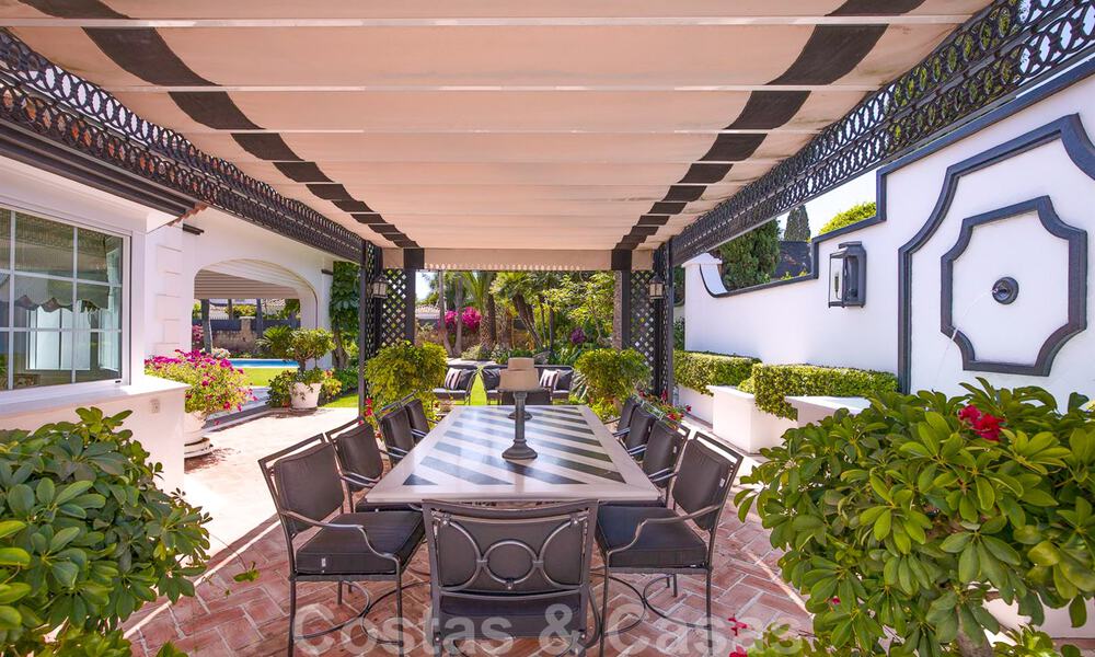 Spectacular elegant beachside mansion for sale in west Marbella 29403
