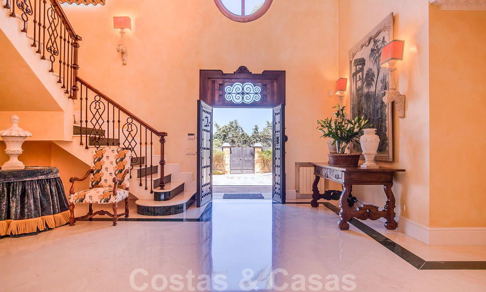 Spectacular elegant beachside mansion for sale in west Marbella 29404
