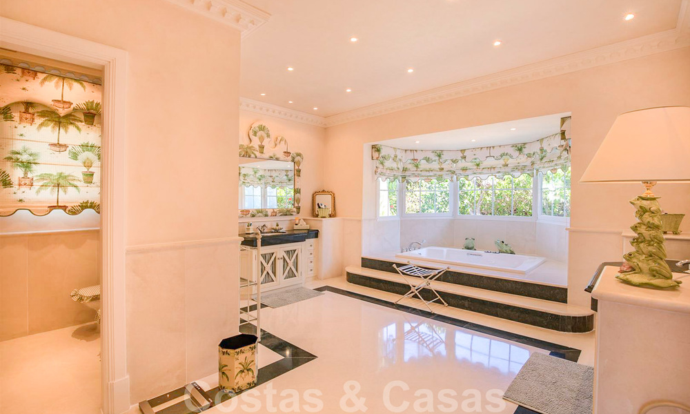 Spectacular elegant beachside mansion for sale in west Marbella 29408