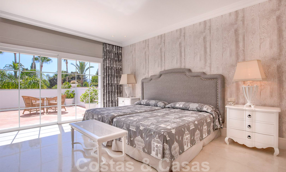 Spectacular elegant beachside mansion for sale in west Marbella 29412
