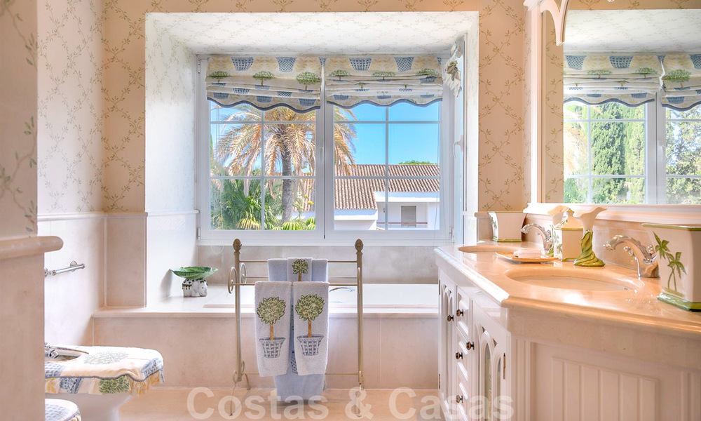 Spectacular elegant beachside mansion for sale in west Marbella 29419