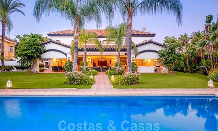 Spectacular elegant beachside mansion for sale in west Marbella 29429