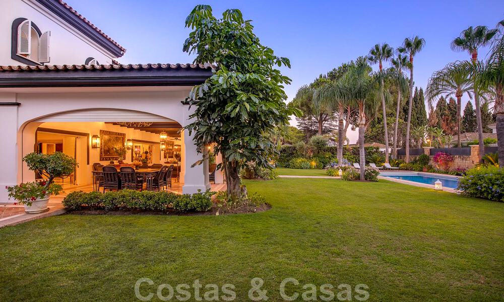 Spectacular elegant beachside mansion for sale in west Marbella 29432