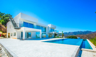 Modern new build villa with panoramic mountain- and sea views for sale in the hills of Marbella East. Almost ready. 57683 