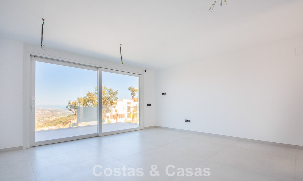 Modern new build villa with panoramic mountain- and sea views for sale in the hills of Marbella East. Almost ready. 57690