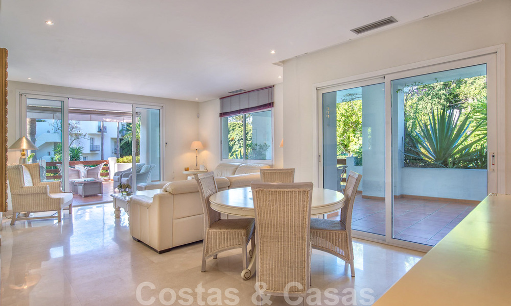Spacious luxury corner apartment for sale in frontline beach complex within walking distance of Estepona centre 29667