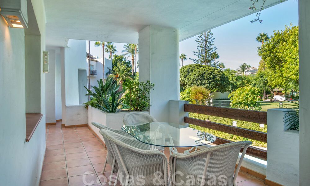 Spacious luxury corner apartment for sale in frontline beach complex within walking distance of Estepona centre 29679