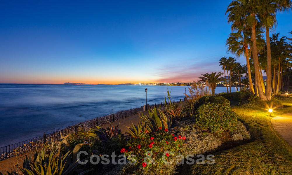 Luxurious fully renovated apartment with stunning sea views for sale in Puente Romano - Golden Mile, Marbella 29899