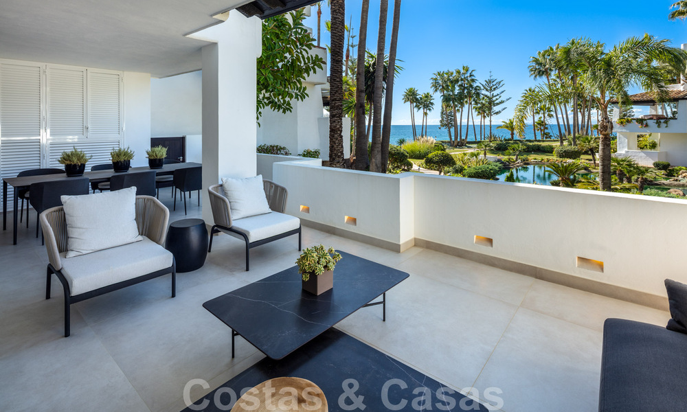 Luxurious fully renovated apartment with stunning sea views for sale in Puente Romano - Golden Mile, Marbella 29901