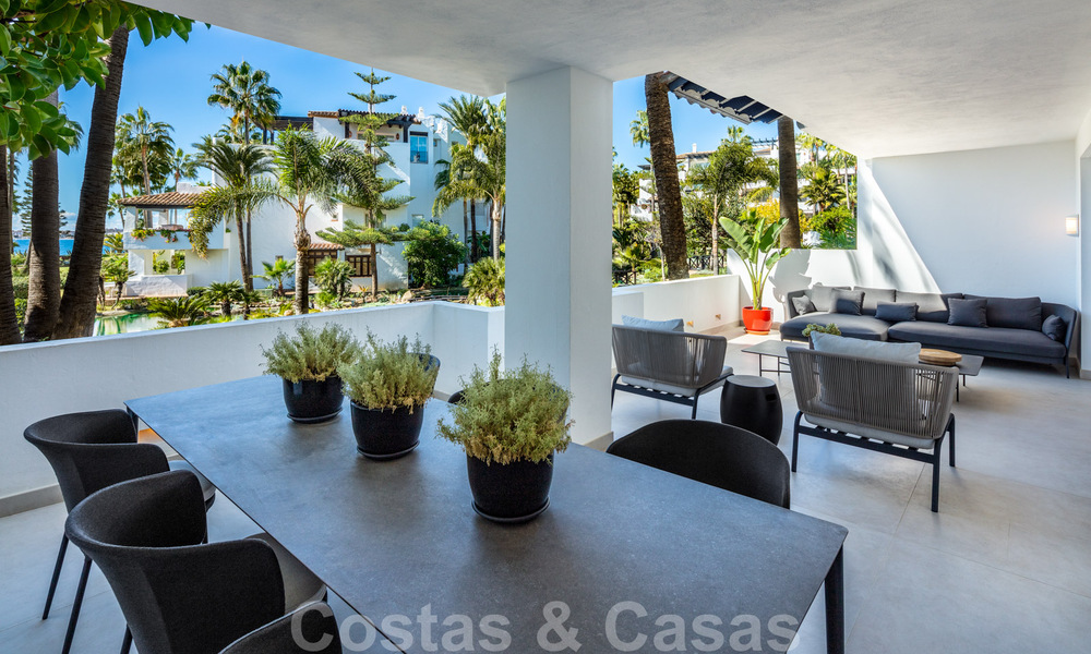 Luxurious fully renovated apartment with stunning sea views for sale in Puente Romano - Golden Mile, Marbella 29902