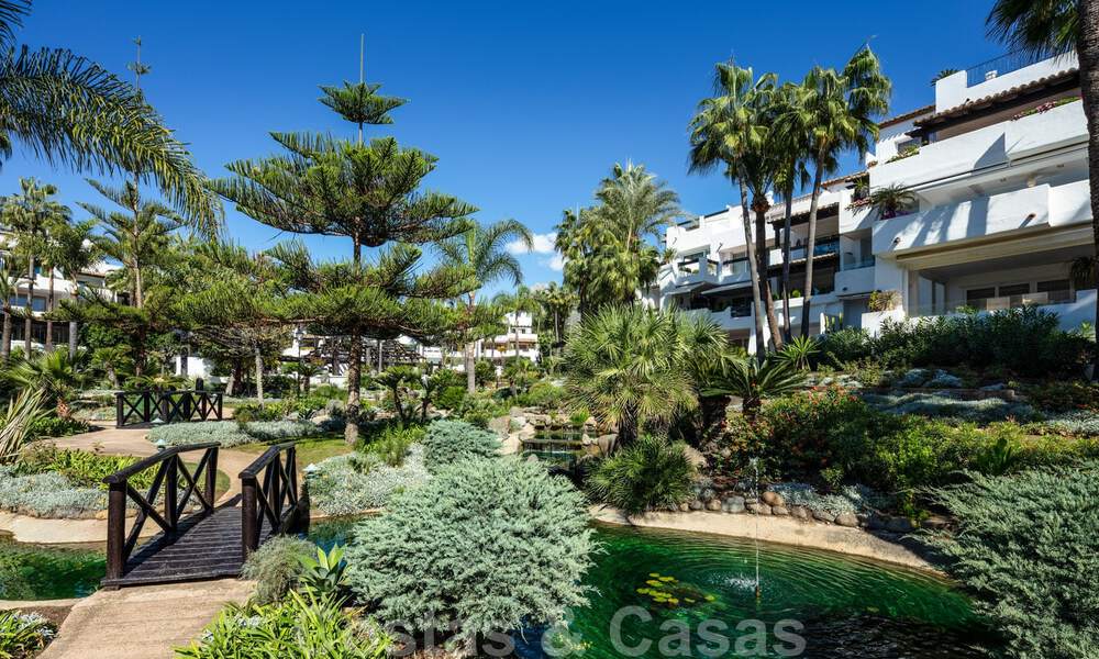 Luxurious fully renovated apartment with stunning sea views for sale in Puente Romano - Golden Mile, Marbella 29904