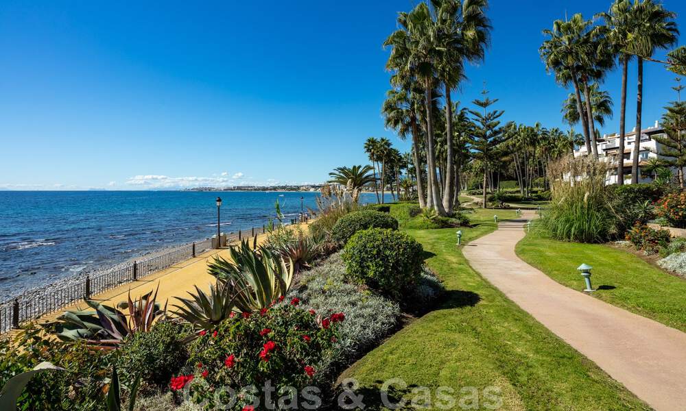 Luxurious fully renovated apartment with stunning sea views for sale in Puente Romano - Golden Mile, Marbella 29906