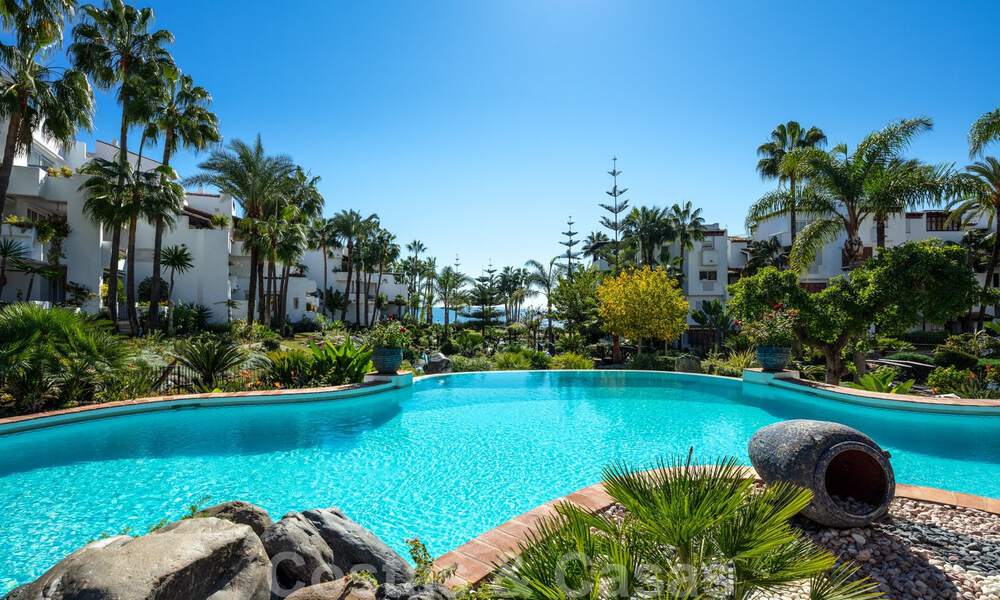 Luxurious fully renovated apartment with stunning sea views for sale in Puente Romano - Golden Mile, Marbella 29907