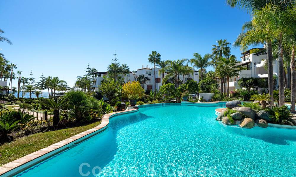 Luxurious fully renovated apartment with stunning sea views for sale in Puente Romano - Golden Mile, Marbella 29908