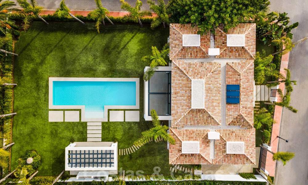 Spacious new modern beachside luxury villa for sale near the golf course in Marbella - Estepona 30152