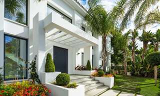 Spacious new modern beachside luxury villa for sale near the golf course in Marbella - Estepona 30155 