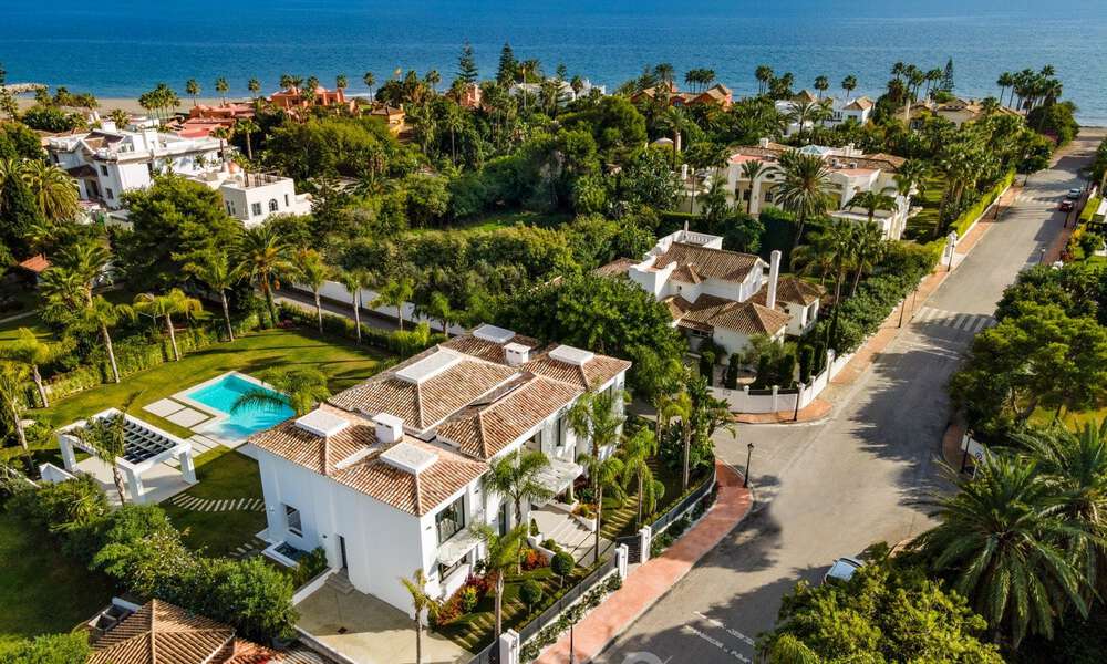 Spacious new modern beachside luxury villa for sale near the golf course in Marbella - Estepona 30157
