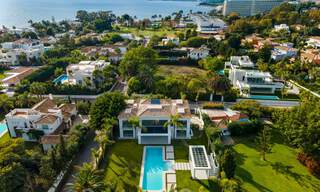 Spacious new modern beachside luxury villa for sale near the golf course in Marbella - Estepona 30160 