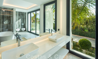 Spacious new modern beachside luxury villa for sale near the golf course in Marbella - Estepona 30171 