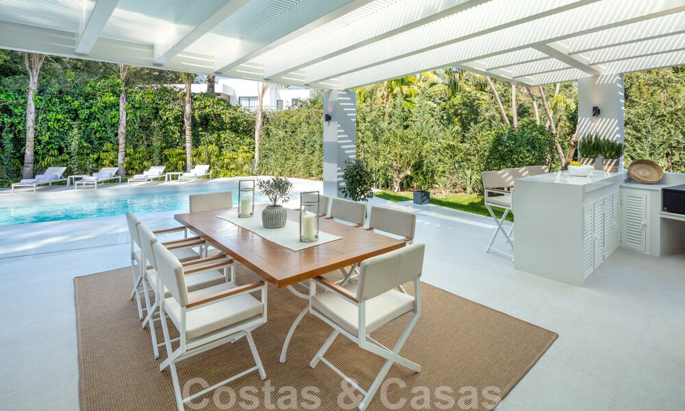 Elegantly renovated frontline golf villa for sale in the heart of the Golf Valley in Nueva Andalucia, Marbella 30039