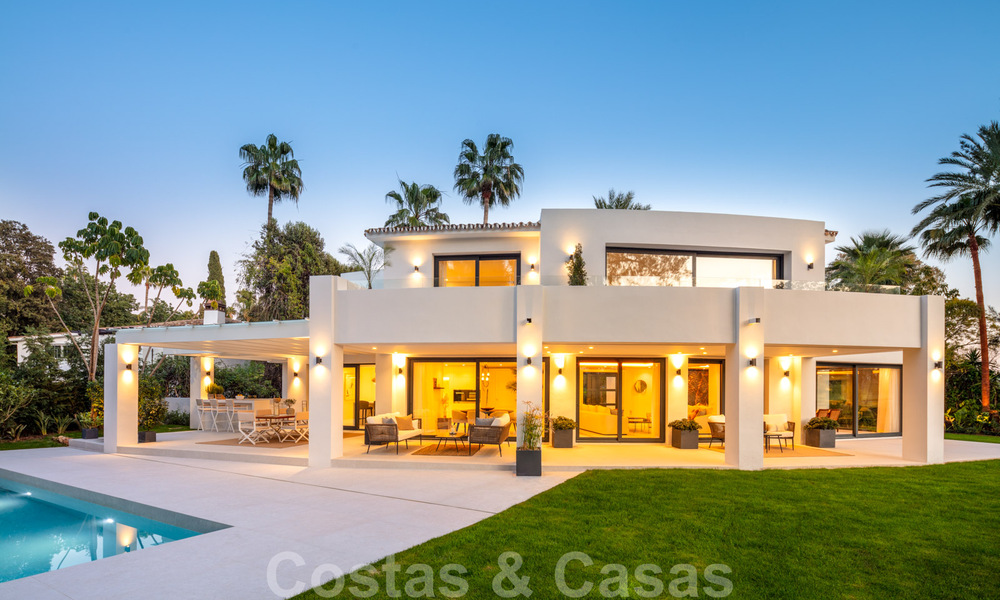 Elegantly renovated frontline golf villa for sale in the heart of the Golf Valley in Nueva Andalucia, Marbella 30054