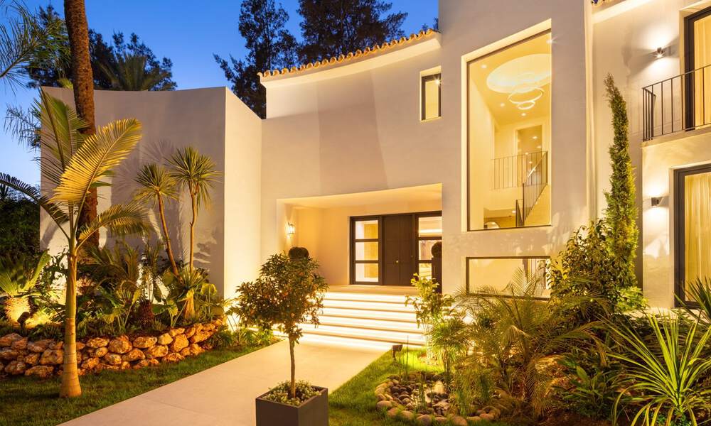 Elegantly renovated frontline golf villa for sale in the heart of the Golf Valley in Nueva Andalucia, Marbella 30058