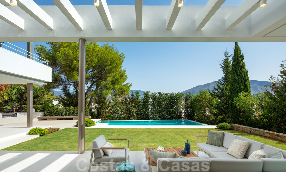 Elegant new built villa for sale with beautiful views of the La Concha mountain in Nueva Andalucia - Marbella 30061