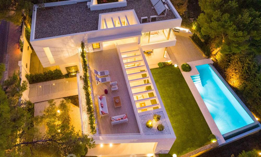 Elegant new built villa for sale with beautiful views of the La Concha mountain in Nueva Andalucia - Marbella 30077