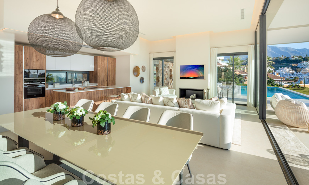 Last villa! Contemporary modern newly built villa with sea views for sale in Nueva Andalucia, Marbella 30326